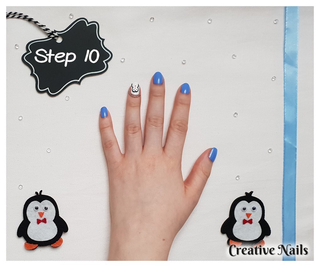 penguin christmas nails