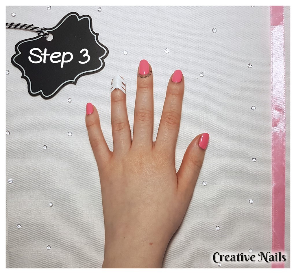 chevron manicure