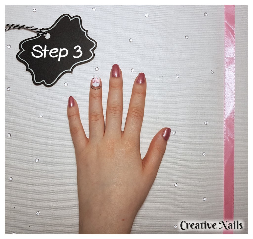 heart nail art