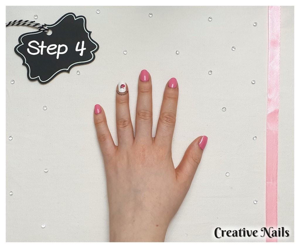 love heart nail art