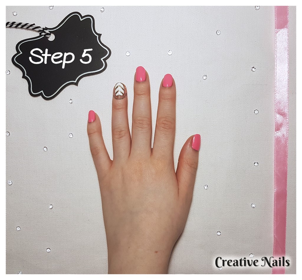 chevron nails