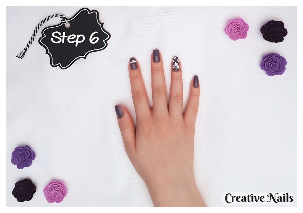 striped nails