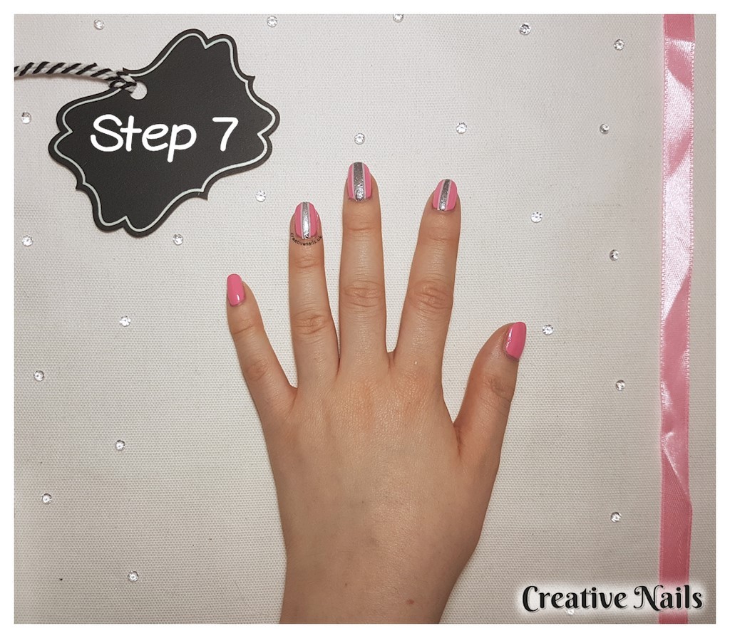 stripes on fingernails