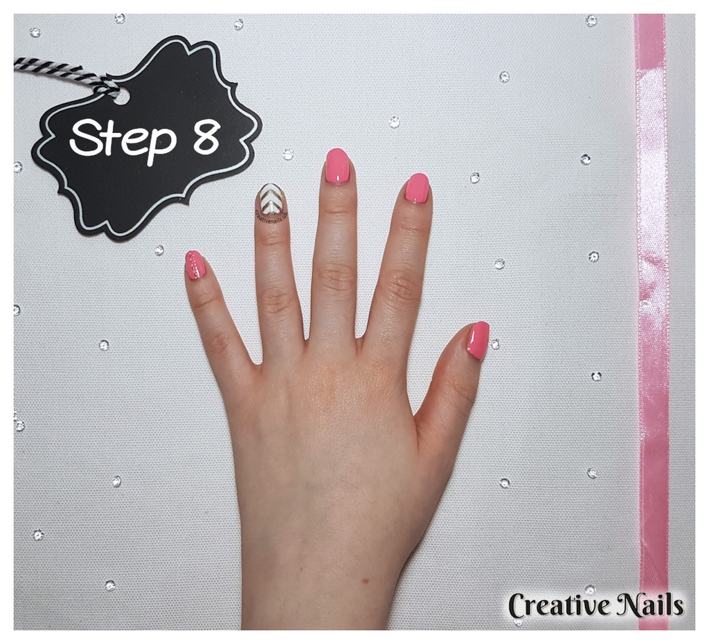 dot nail art