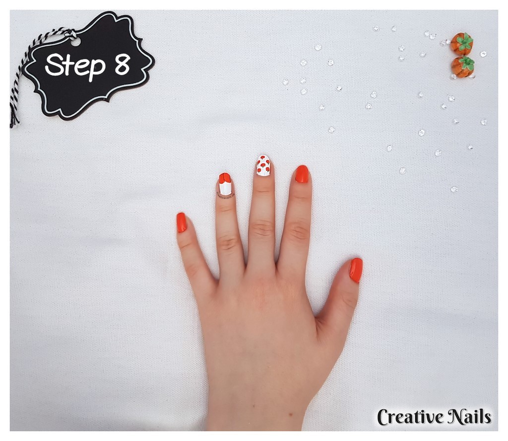 halloween nails pumpkin