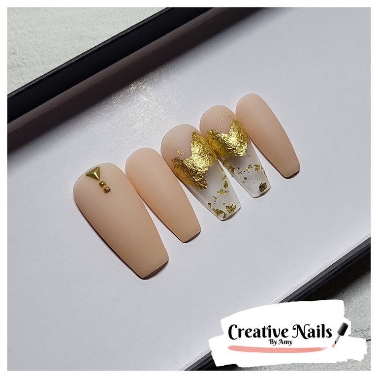 nude and gold nails