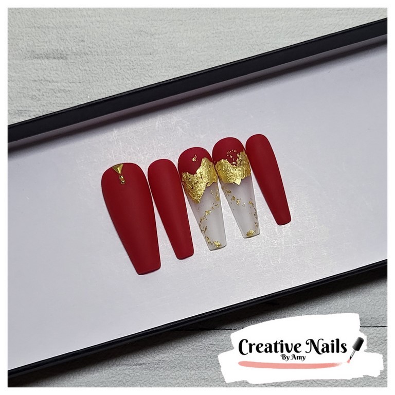 red and gold nails