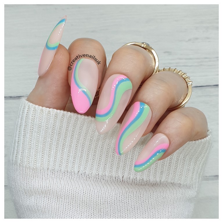 green swirl nails