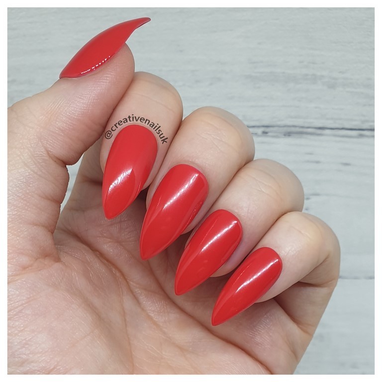 red false nails