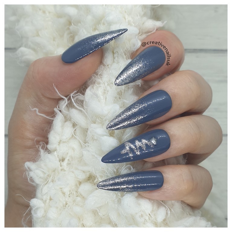 navy blue nails